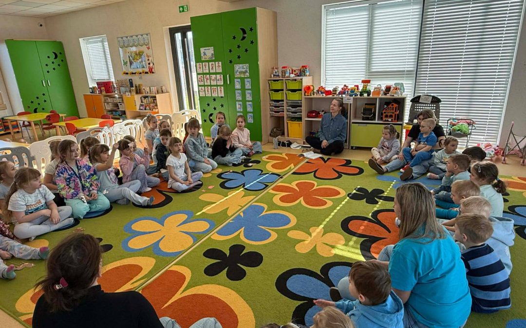 „Baśnie – dzieci dzieciom – zabawa w teatrzyk”