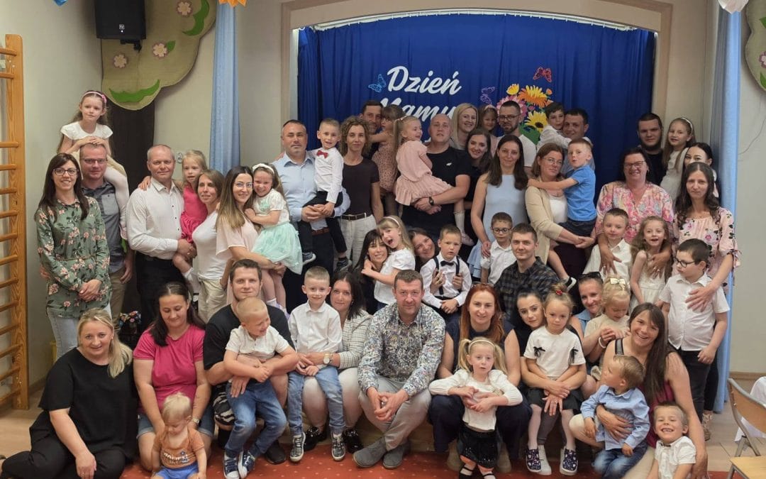 Spotkanie z okazji Dnia Mamy i Taty w Grupie Biedronek