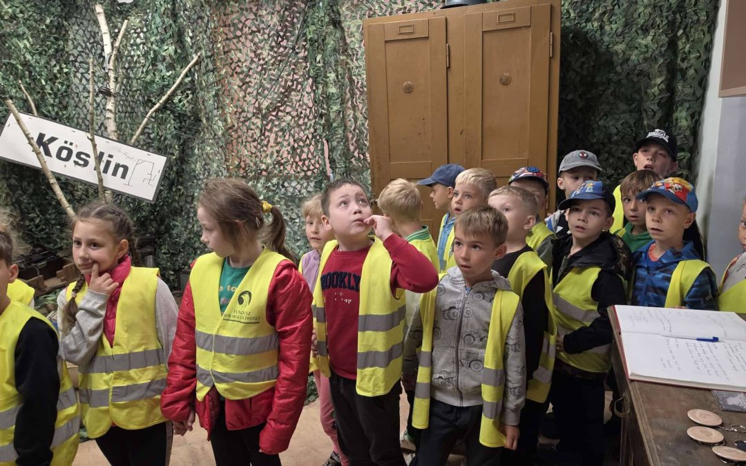 Dzieci z grupy „Muchomorki” odwiedziły Polanowską Izbę Pamięci Ziemi Polanowskiej